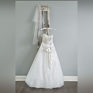 Beautiful Tiffany Design Wedding Dress Size 8
